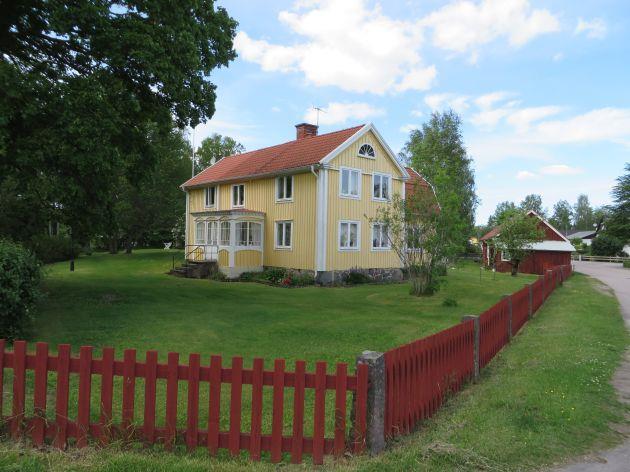 Stenvalvsbro med dubbla spann (1911) vid Knappsmålavägen.