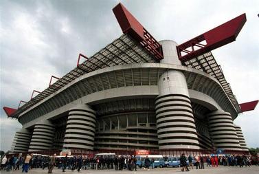 Namn: Stadio Giuseppe Meazza, San Siro Byggdes: 1926 Kapacitet: 85 700 sittplatser Klubb: FC Inter Startades: 1908 Klubbfärger: Röd & Svart AC MILAN Adress: Via Filippo Turati 3, 20121 Milan GIUSEPPE