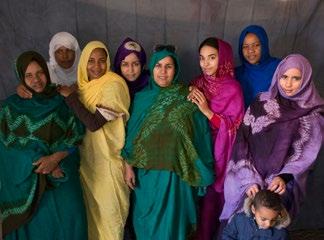 Melfa-tillverkning Praktisk Solidaritet startade 2012 ett projekt för tillverkning av melfor i flyktinglägren. Melfan är det plagg västsahariska kvinnor klär sig i.