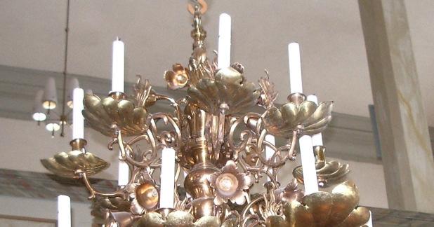 Dopfunti röd kalksten är från 1655-1656