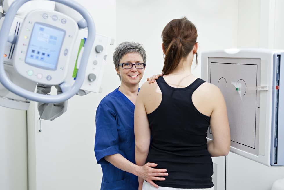 Magnetkamera (MR) BRA ATT VETA Konventionell röntgen Röntgenstrålning används för avbildning av kroppen, framför allt skelett samt hjärta och lungor.