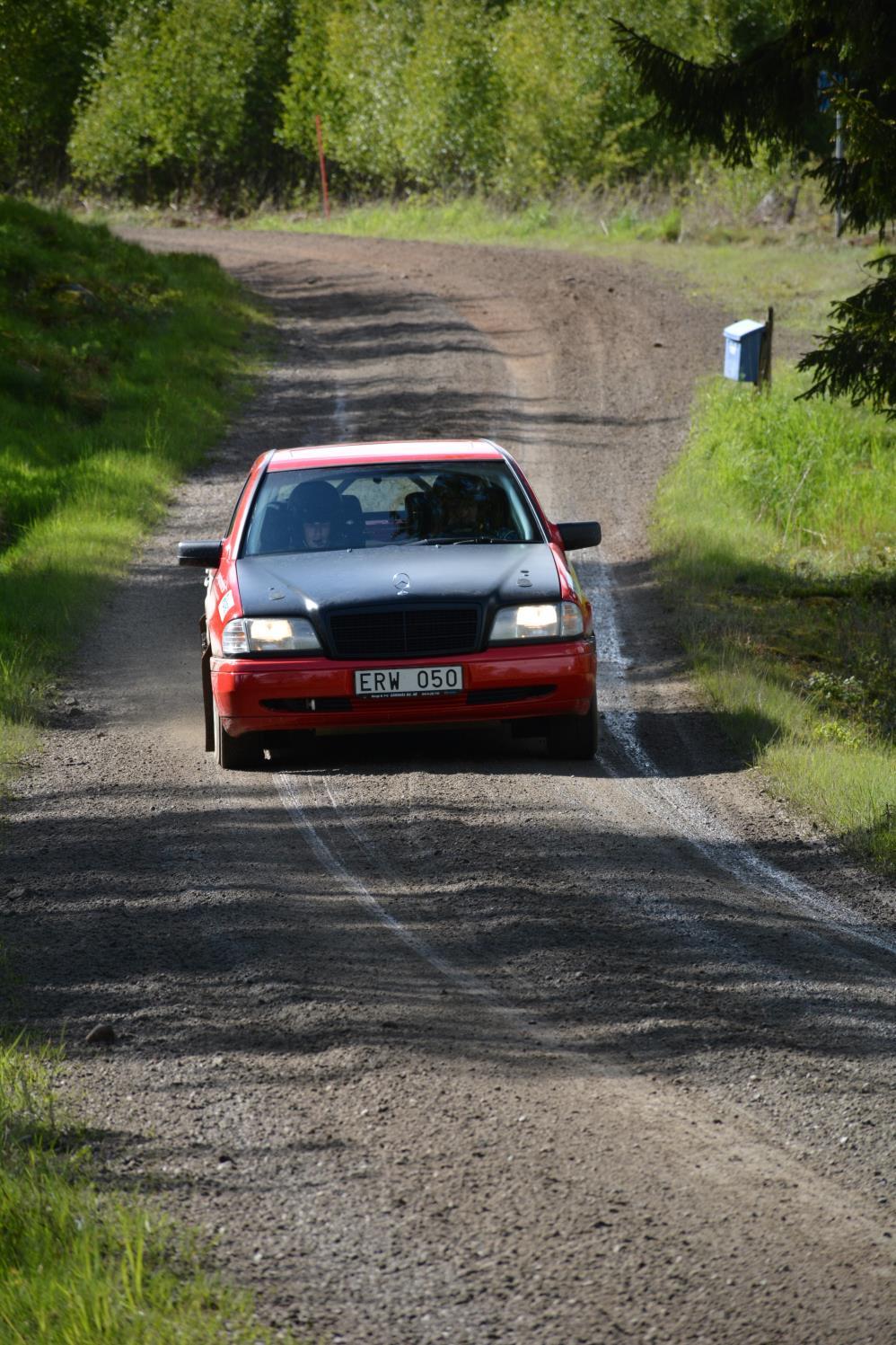 inte på SS5. Där hamnade tvillingarna på en andra plats, mindre än fem sekunder efter Thobias Svensson! Hur gick det där till?