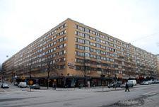 inom kvarteret Plankan upprusta den beintliga bebyggelsen.