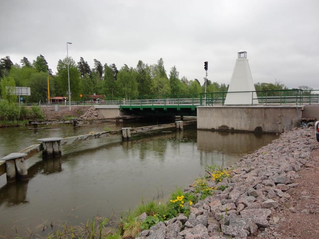 Figur 3. Exempel på klaffbro. Konstruktion och foto: Vectura Om det hade varit krav på ett större spann så hade lyftbro eller svängbro varit ett alternativ.