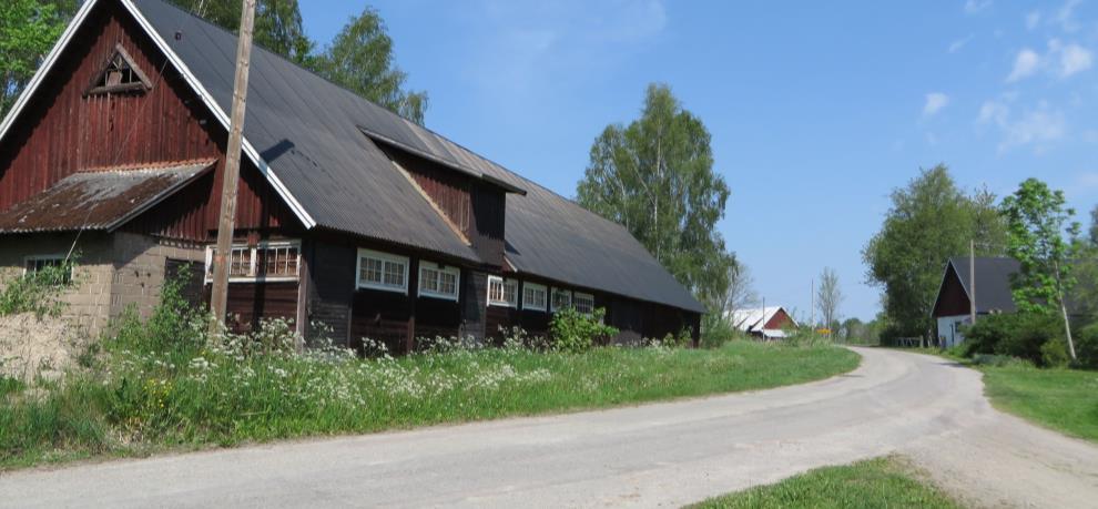 Denna ladugård från 1900-talet (Rammsjö 2:17) ligger i samma läge som