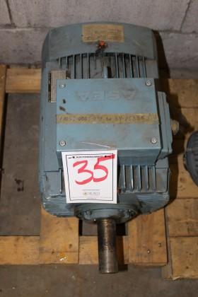 Motor 7,5 kw 950 varv i bra skick