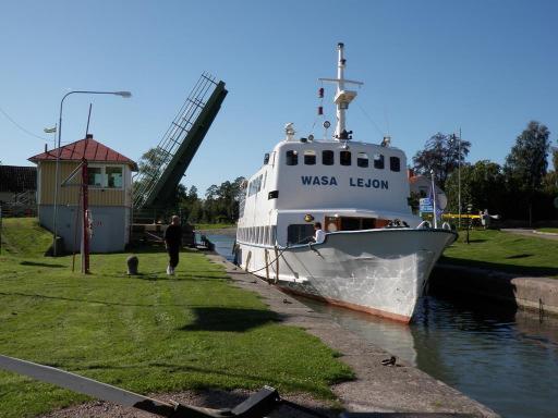 Måndag 14 maj HELDAG PÅ BIRKA 4) Vi tar båten från Stadshuskajen och blir