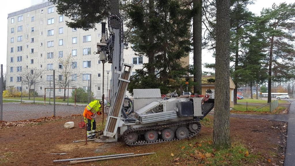 UPPDRAG HANINGE KRIGSBRANDDAMM UPPDRAGSNUMMER 2112156000 STATUS FÖRSTUDIE UPPDRAGSLEDARE GUNNAR WESTBERG UPPRÄTTAD AV Ante Ledje / Gunnar Westberg TEKNIKOMRÅDE Geoteknik DATUM 2017-01-04 REVDATUM -