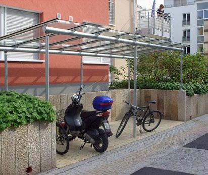 En förgårdsmark möjliggörs längs Ebbe Lieberathsgatan för att skapa en intressant, varierad och inbjudande gatumiljö.