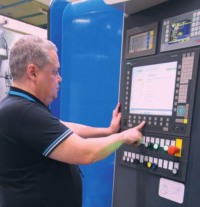 Smart industri Det högpresterande CNC-styrsystemet Sinumerik 840D solution line är standard på alla bearbetande maskiner, här en planslip.