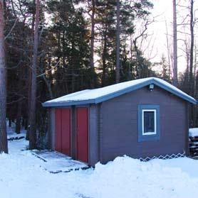 Extra golvvärmeslinga (el) i badrummet. Tvättmaskin och torktumlare från Asea-Skandia i svart.