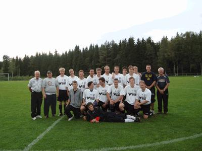 U-LAGET KLARA SERIESEGRARE 2009-09-12 13:56 U-laget säkrade i dag förmiddag seriesegern när man besegrade Holsby på Höredavallen med 4-1 (2-1).