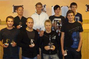 ANDRA RAKA FÖR VIKTOR Det blev Viktors kväll när HGIF avslutade säsongen 2009 med stort prisregn på Höredavallen.