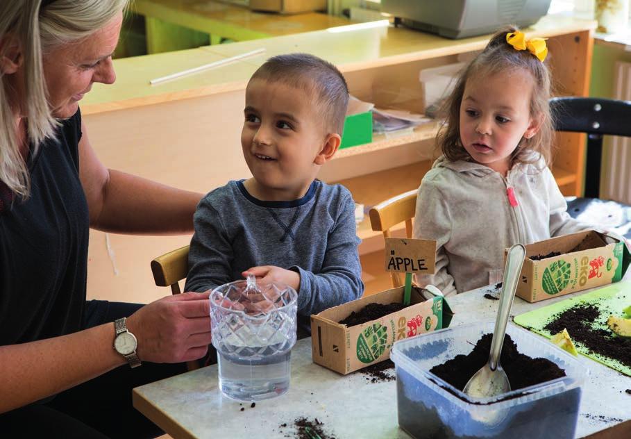 Vad kan du göra för att bidra till att stimulera ditt barns utveckling och lärande? Prata med ditt barn om förskolan. Om du visar intresse för förskolan blir den viktig i ditt barns ögon.