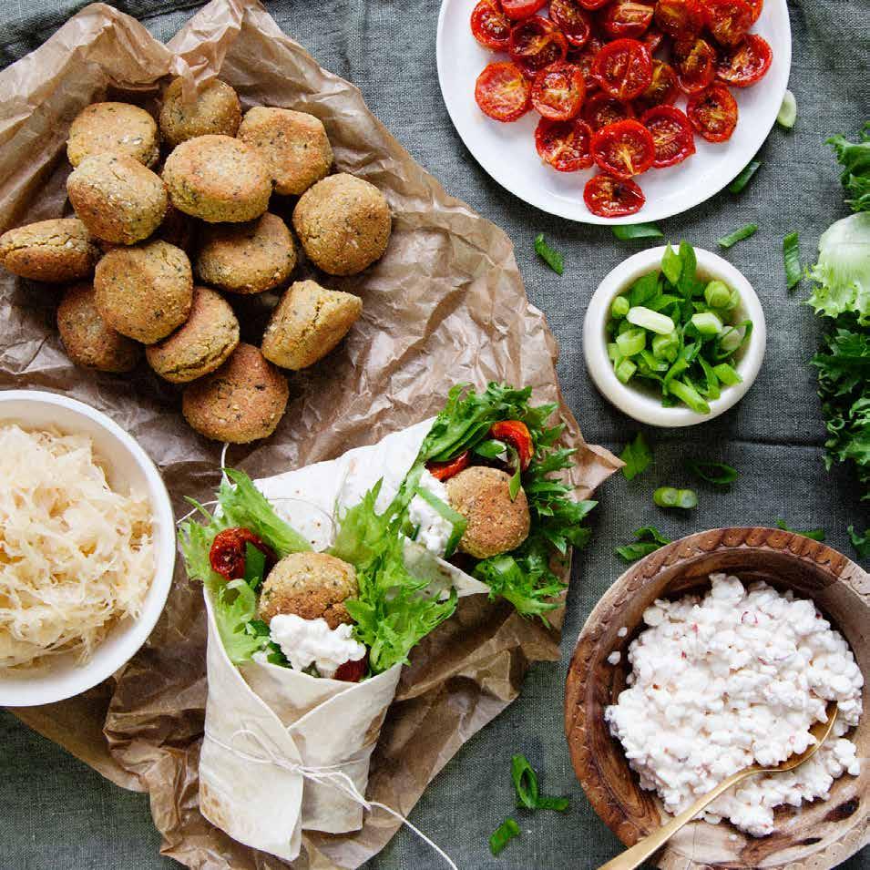 FALAFELWRAPS med bakade tomater, surkål och keso 4 port.