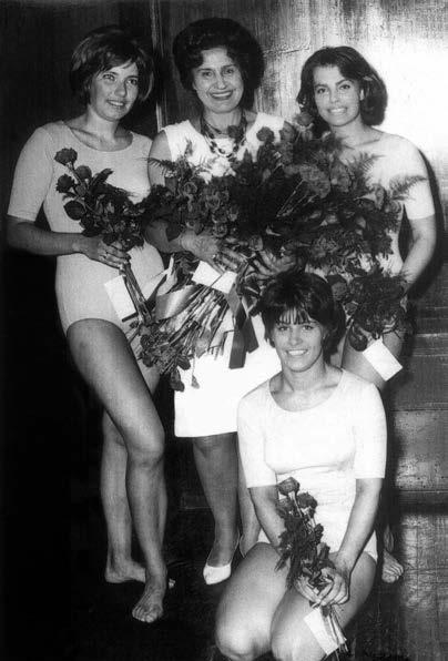 Leida var under Stockholms åren gymnast i hans utvalsgrupp och samtidigt en av hans assistenter bland annat under Lingiaden 1949.