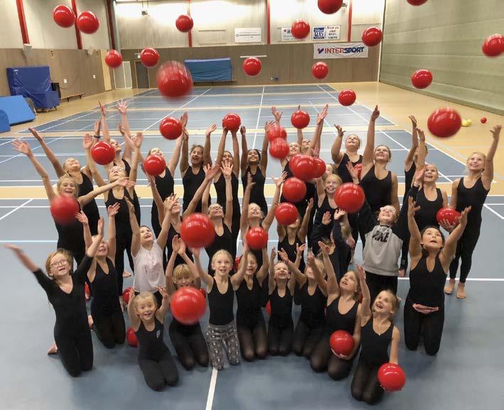 Ledarna avslutade vårterminen med en utvärdering av vårens arbete och en planering inför hösten 19. Efter det tog vi oss en stilla tur på Blå Båten och njöt av vackra Malmö en sommarkväll i juni.