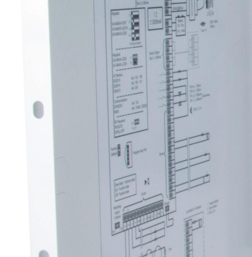 En inbyggd PSTN-sändare skickar ett larm via det vanliga telefonnätet