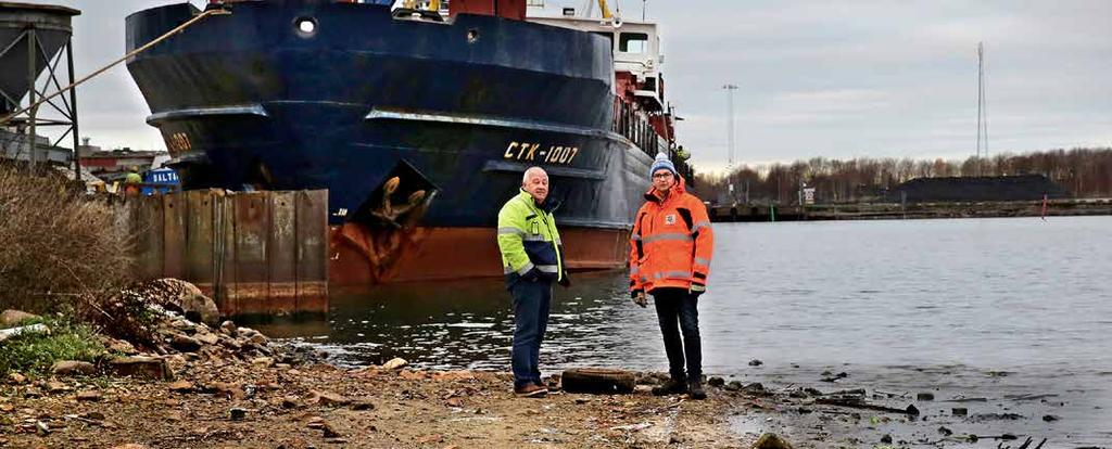 Lågt vatten för med sig problem, inte minst för sjöfarten då Vänergående fartyg tvingas lätta på sin last.
