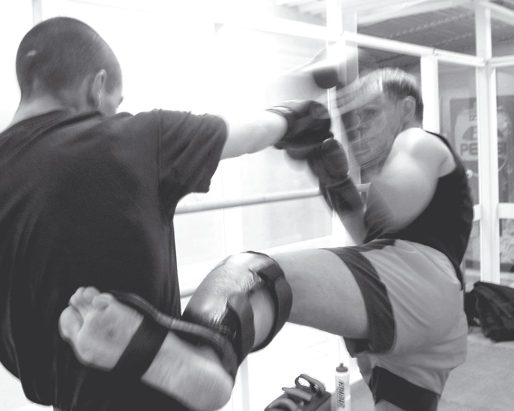 Svenska Budo & Kampsportsförbundet Träning i kickboxning våren 2004. Foto: Andreas Bergman kampsport Ordföranden har ordet Det gångna året var ett mycket positivt år för kampsportssektionen.