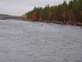 De rester det handlade om var det stenlager som låg närmast älvsbotten.