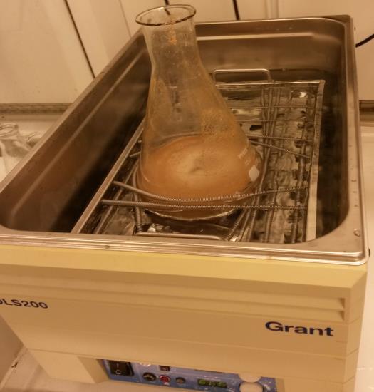 3 Materiel De råvaror som användes var malda och torkade; kornskal från företaget Culinar och vete samt potatis från Lantmännen. Samtliga kemikalier som användes var från Sigma Aldrich.