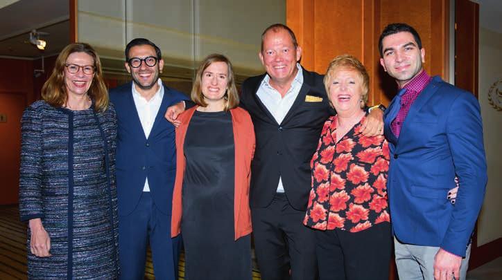 JÄMSTÄLLDHET OCH MÅNGFALD JÄMSTÄLLDHET OCH MÅNGFALD Fr v: Birgitte Bonnesen, vd, Gabriel Francke Rodau, koncernkommunikationschef, Madelene Wennlöf, koncernansvarig jämställdhet och mångfald, Lars