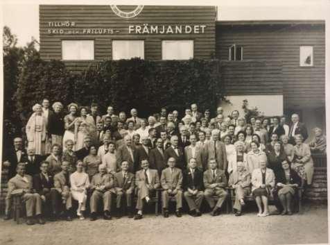 El nia fotokolekto Se vi scias ion pri la personoj, bv.