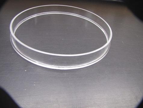EXEMPEL Provring av akrylatplast försedd med en ca 4 mm bred kant. Se figur 2.