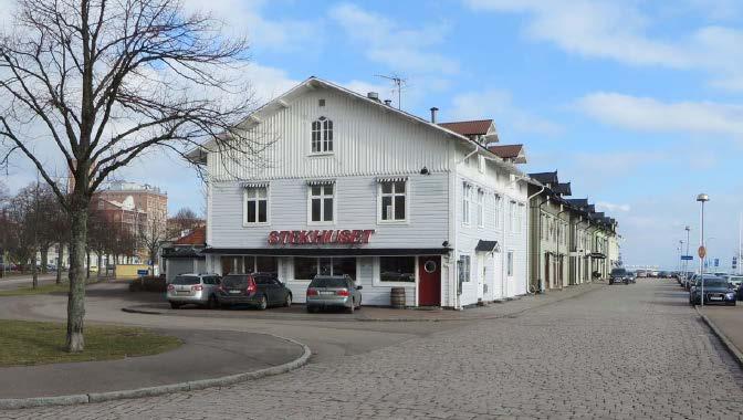 Upprättad 2017-10-18 2016-2422 12(36) Bilden från år 2015 visar hur magasinbyggnaderna har förändrats och fått en mer kommersiell karaktär (Foto Jan Westergren).