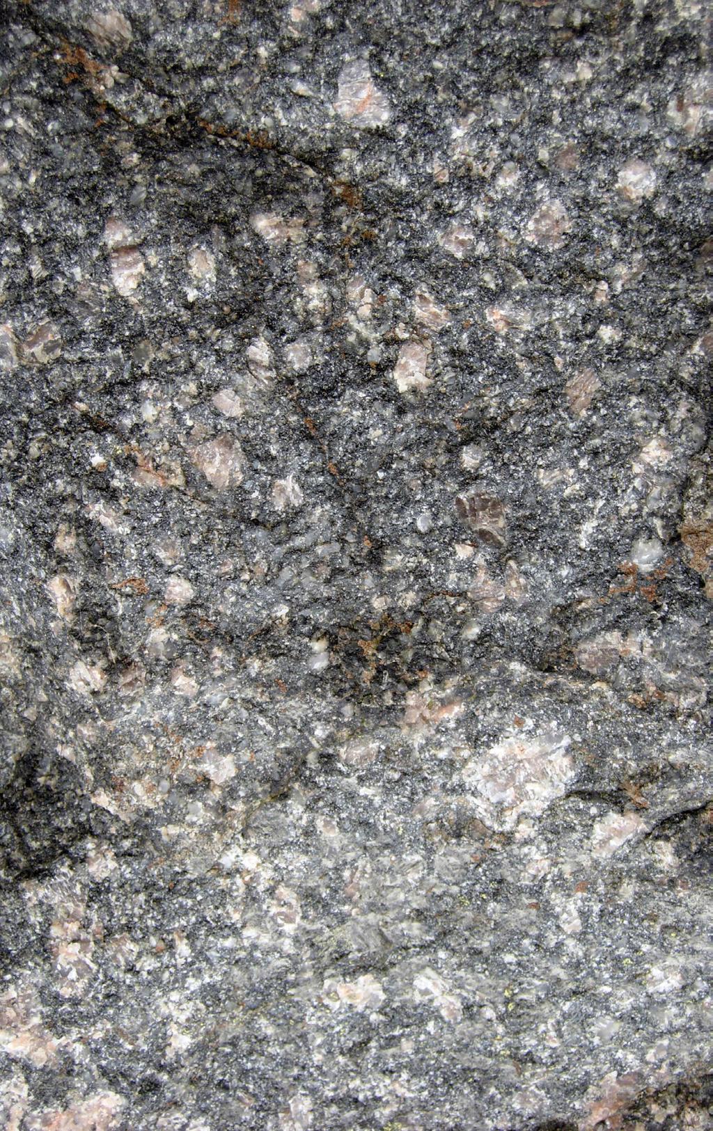 The rock has a moderate resistance to abrasion, AN-value = 13%. The field of view is approximately 65 90 cm. Figur 4.