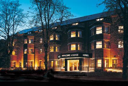 3 5 september BELFAST MALONE LODGE HOTEL **** 60 Eglantine Street, Malone Road BT9 6RU Belfast, Northern Ireland Malone Lodge är ett traditionellt 4-stjärnigt hotell i Belfast, nära centrum av