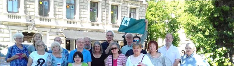 Eĥo de la somera esperantokurso 25 29 junio Ekster la kursejo en Karl Gustafsgatan, Gotenburgo.