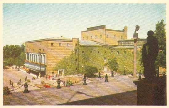 GUIDNING AV GÖTEBORGS STADSTEATER En teater har många spännande avdelningar.