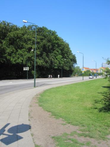 I övrigt är vägvisningen i Malmö framför allt riktad mot bilister och cyklister. Exempel på vägvisning för gående i Malmö.