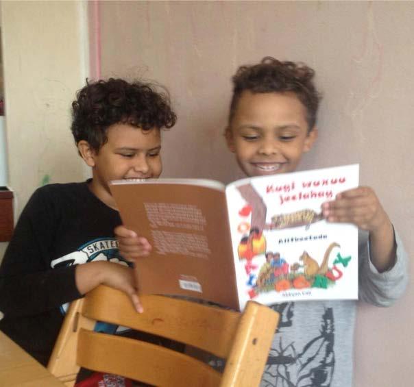 Aan ku bilaabo, eheladayda Iswiidhan ku sugan, waxa ay ka kooban yihiin, carruurtayda, habaryartay, walaal iyo qoyskeeda iyo carruurtayda aabbahood iyo ayeydood.