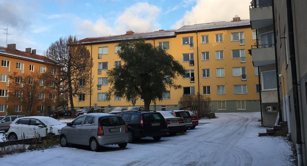 Angränsande bebyggelse Angränsande bebyggelse har i söder en skala om 7-9 våningar (Södertälje sjukhus), norr om Stockholmsvägen 4-11 våningar