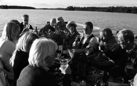 Detta är oerhört tragiskt för oss. Han är en glimrande talare och humorist, men naturligtvis vill vi önska honom lycka till och hoppas få höra honom vikariera i Gårdsby kyrka lite då och då.