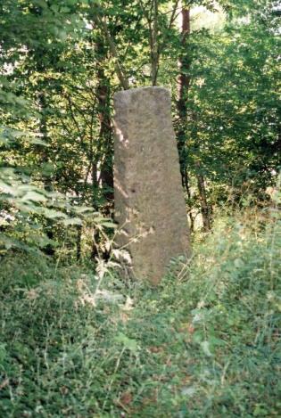 Det var också en bra inkomstkälla för gästgivaren i byn. Den äldsta belagda uppgiften om Annelöv som tingsställe och avrättningsplats har man från år 1705.