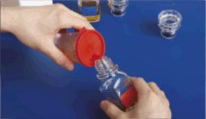 5. Fördelning av provet i A- och B-flaskorna Dela ditt prov enligt kontrollfunktionärens anvisningar: Minst 30 ml i flaska B (blå