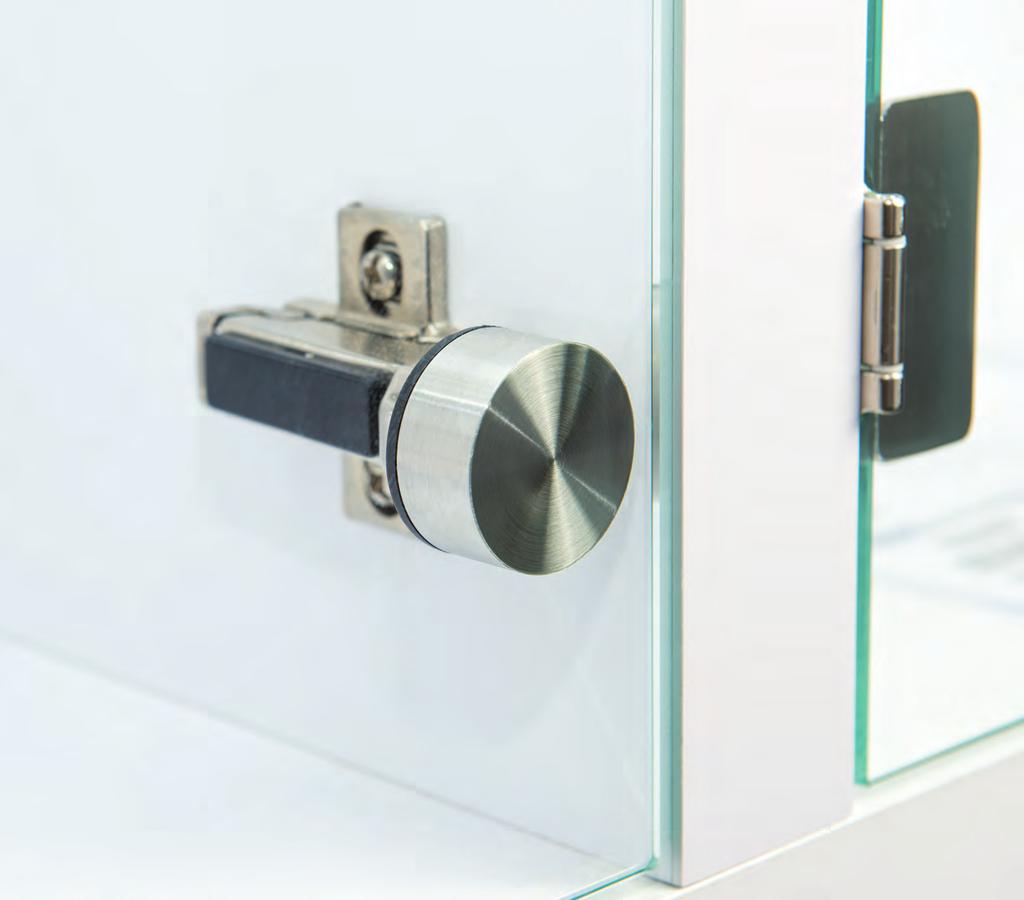 Beslag för UV-limmade glasdörrar Alltid har glas genom sin transparens och brillians används i möbler.