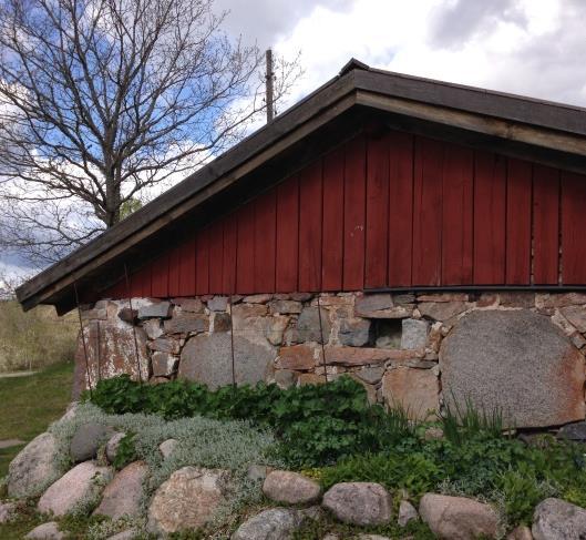 vattenfladdermus som var den dominerande arten. Här noterades också fransfladdermus i april månad, en art som även verkar förekomma i Ringsbo.