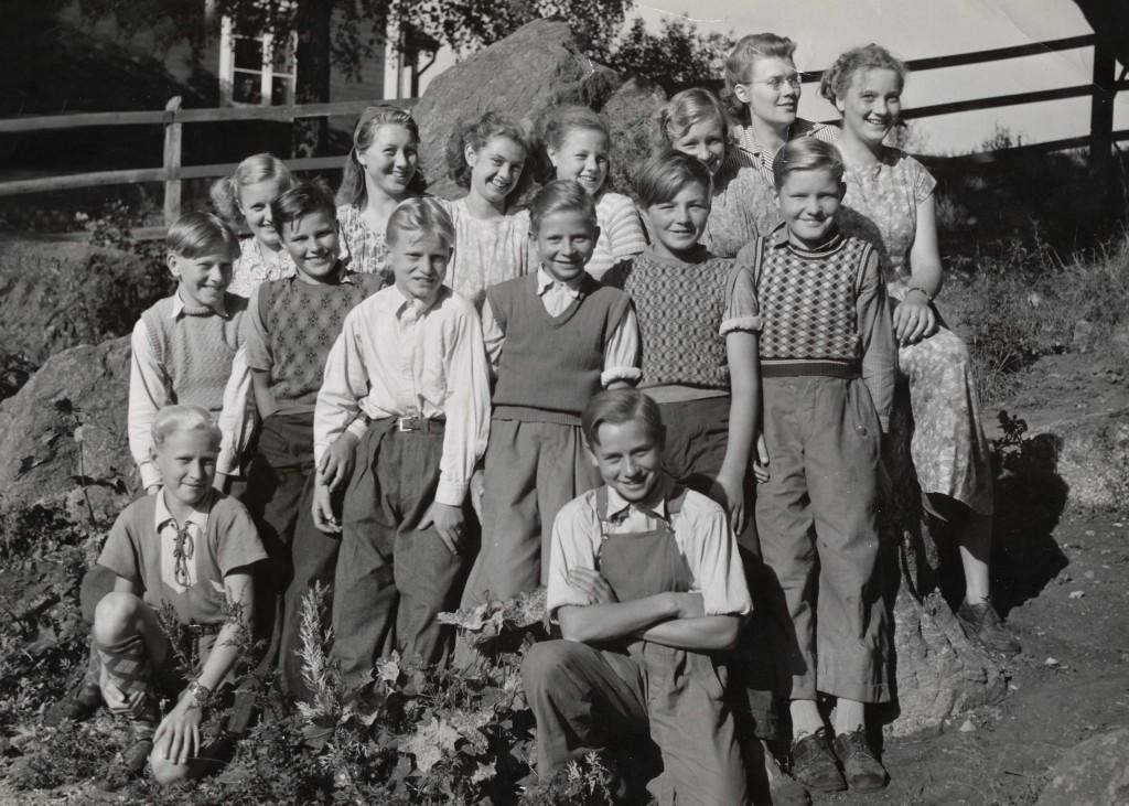 Gamla skolkort I samband med vår förenings 25-årsjubileum hade vi en liten fotoutställning. Det var en blandning av både gamla och nyare bilder.