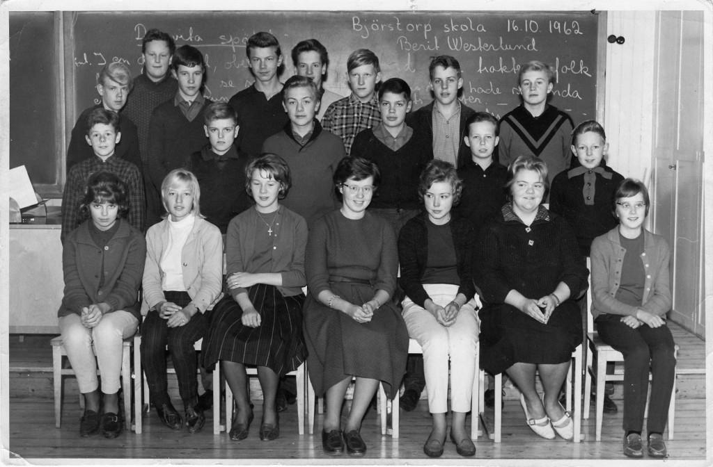 BJÖRSTORPS SKOLA, Klass 8, 1962-63 Elever från Gillberga, Lista, Öja och Västermo Längst fram fr.