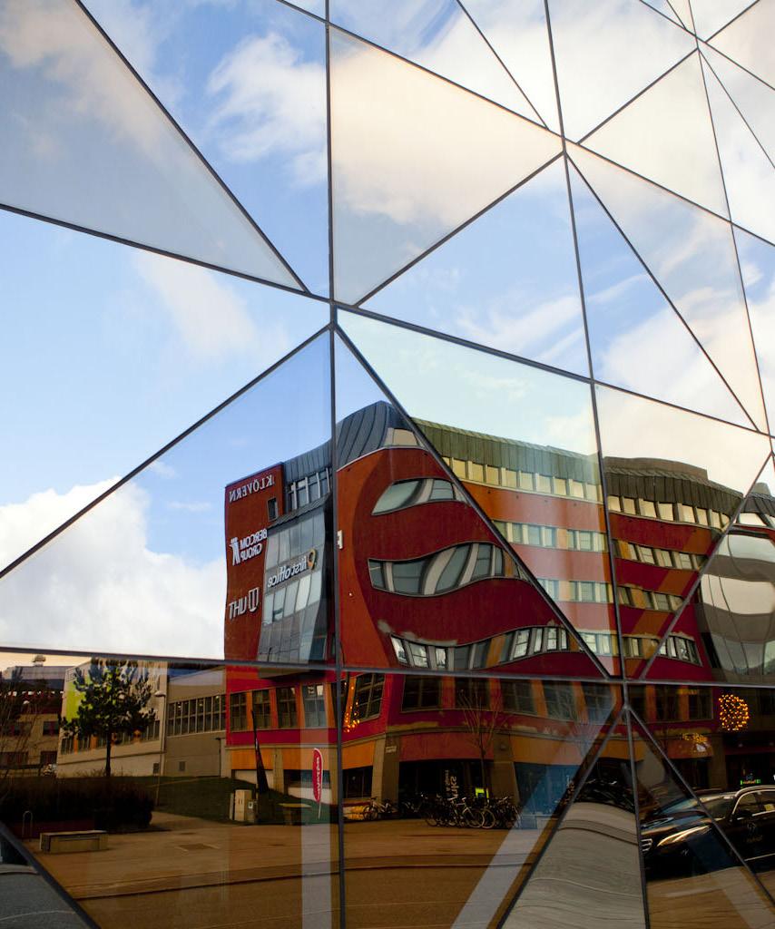 STOCKHOLMS BAROMETERN TREDJE KVARTALET, NOVEMBER 2018. En rapport från Stockholms Handelskammare SVAGT NORMALT STARKT Stockholmsekonomin går in i en svagare period.