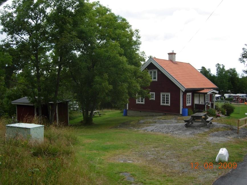 Deras efterträdare blev Johan Gustaf Sjögren. Han var född i Västerhaninge församling 29 oktober 1888, men liksom sin företrädare vuxit upp på Tomta.