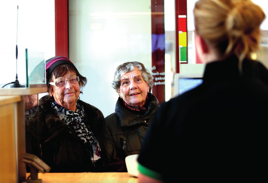 6. ÖVRIGT 6.1 BAGAGE Bagaget får inte vara inskränkande på övriga platser i fordonet. Här gäller att max en börda i varje hand får tas med.