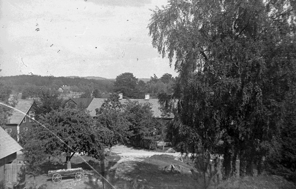 BILDER FRÅN GÅRDARNA Joels farfar var Jöns Andersson (1822 1906). Han var född i Stora Tranhult, men hade gift sig i Vallshult där han övertog gården.