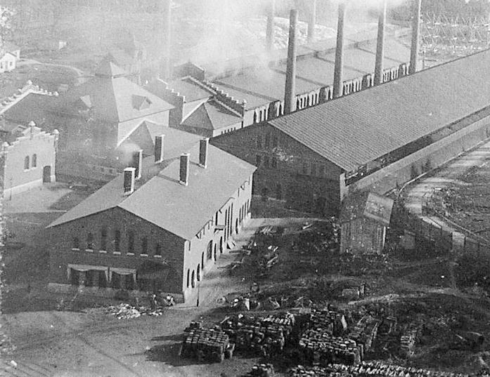 Taklanterninerna tillkom före 1929. Under senare delen av 1900-talet har flera fönster på östra fasaden gjorts om och en lastbrygga har tillkommit på södra fasaden.
