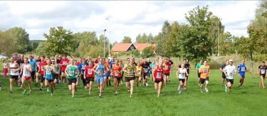 Årets KM i terränglöpning kommer att genomföras 29 augusti. Vidare kommer vi i år även att arrangera Mälarömilen som kommer att gå av stapeln 22 september.